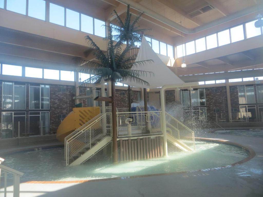 Howard Johnson Grand Forks Exterior foto